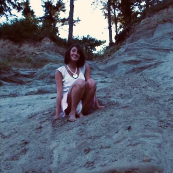 Meet your Posher, Tanya - Picture 2 of 2